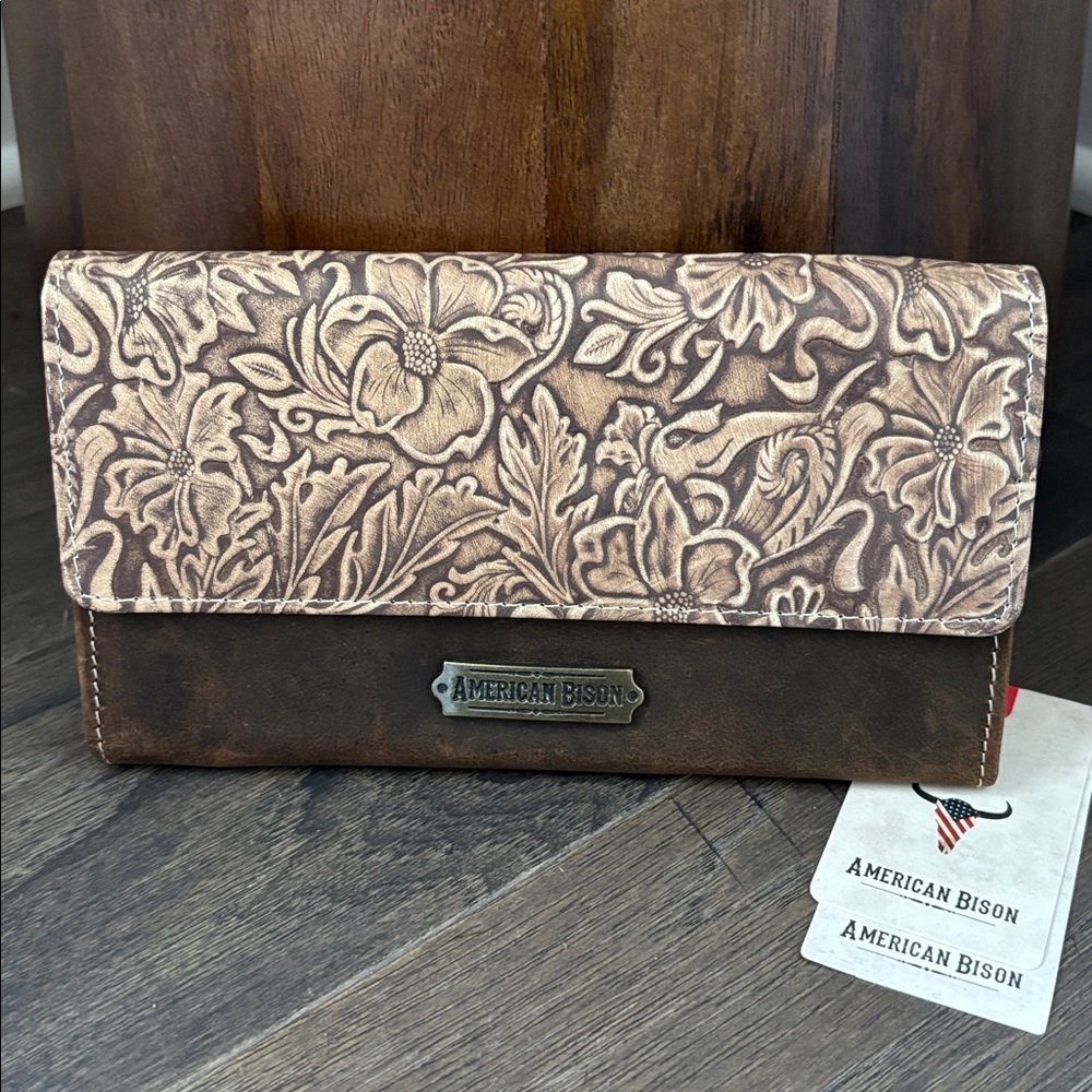 American Bison Genuine Tooled Leather,6 card,2 check slots, 2 zip coin,snap top